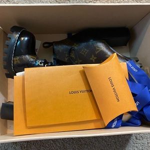 Star trail ankle boot